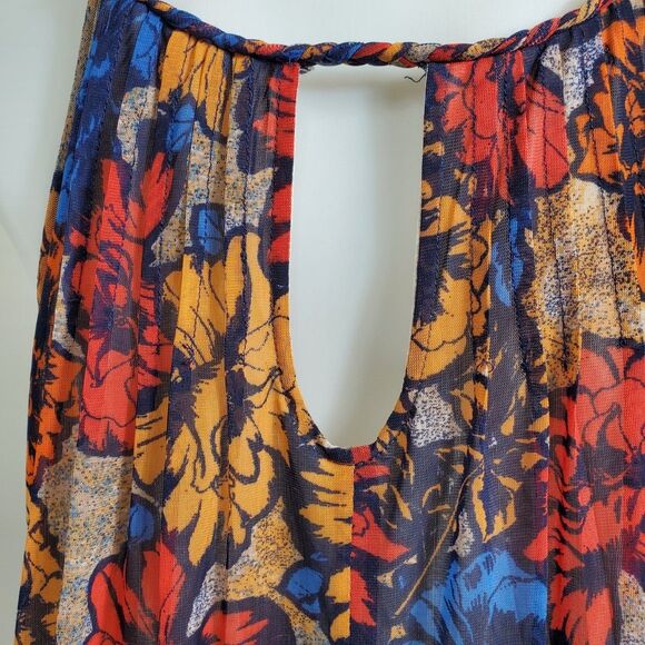 RW & Co Floral Halter Top Size S/P With Braided Neckline and Keyhole Back - Picture 5 of 9